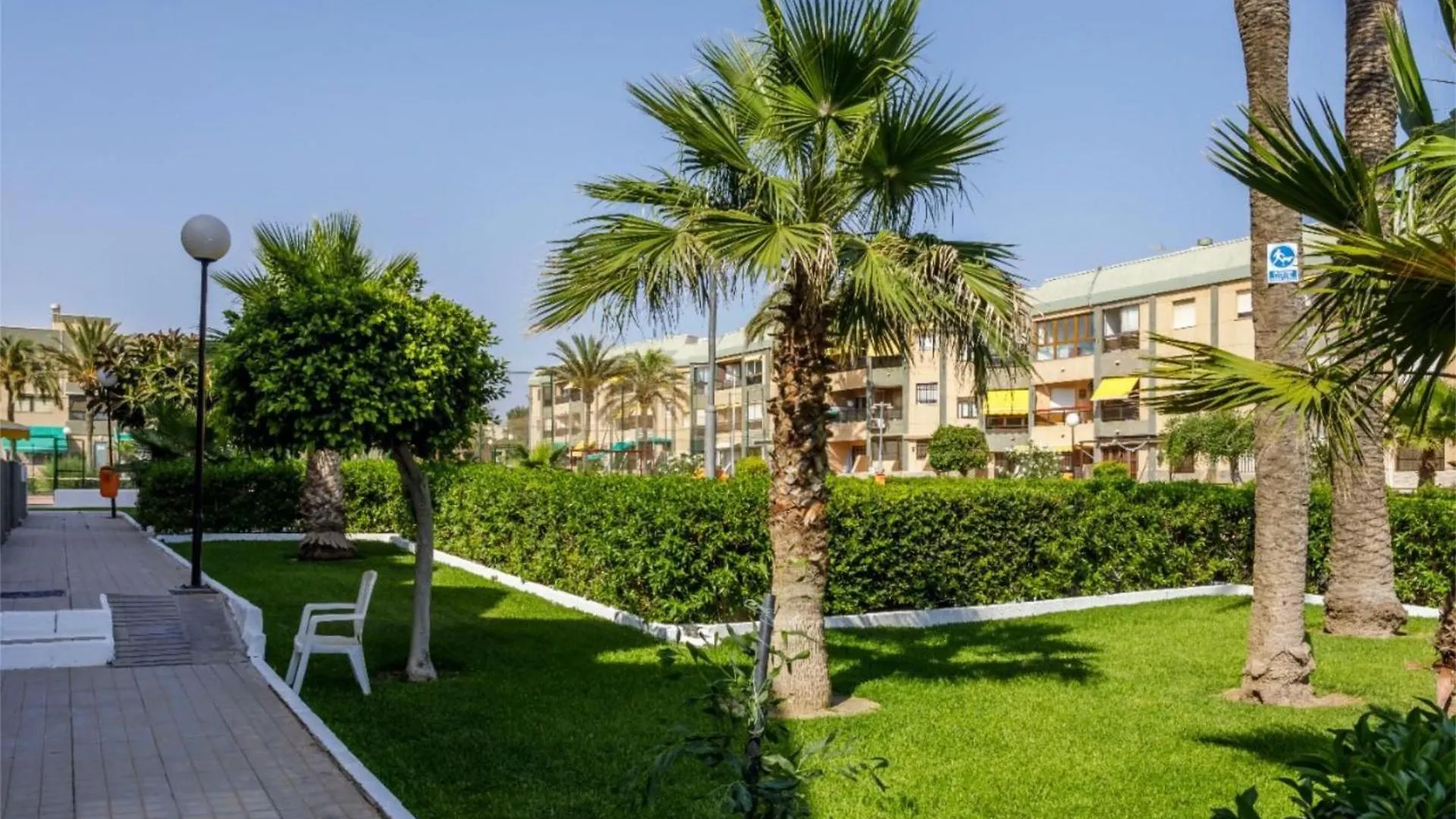 Apartamento Con Vistas Al Mar contacts